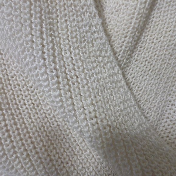 FOREVER 21 cream white long sleeve deep v-neck sweater - Picture 7 of 9